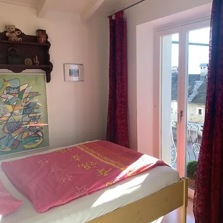 Ferienhaus, Rustico Auf Burg Appartement